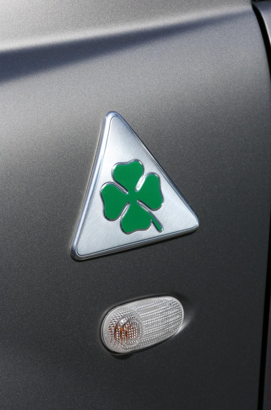 Логотип Alfa Romeo MiTo Quadrifoglio Verde (955) 2014 года  (фото 41 из 45)
